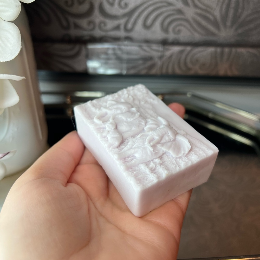 Elephant Soap Bar - Ginger and Saffron Citrus Scent - Picture 3 of 3